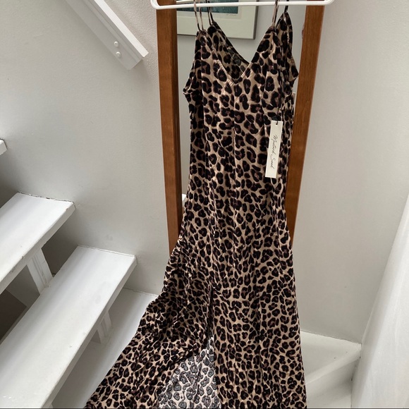 NWT Vici Smokin’ Hot Leopard Cami Dress - Picture 8 of 8